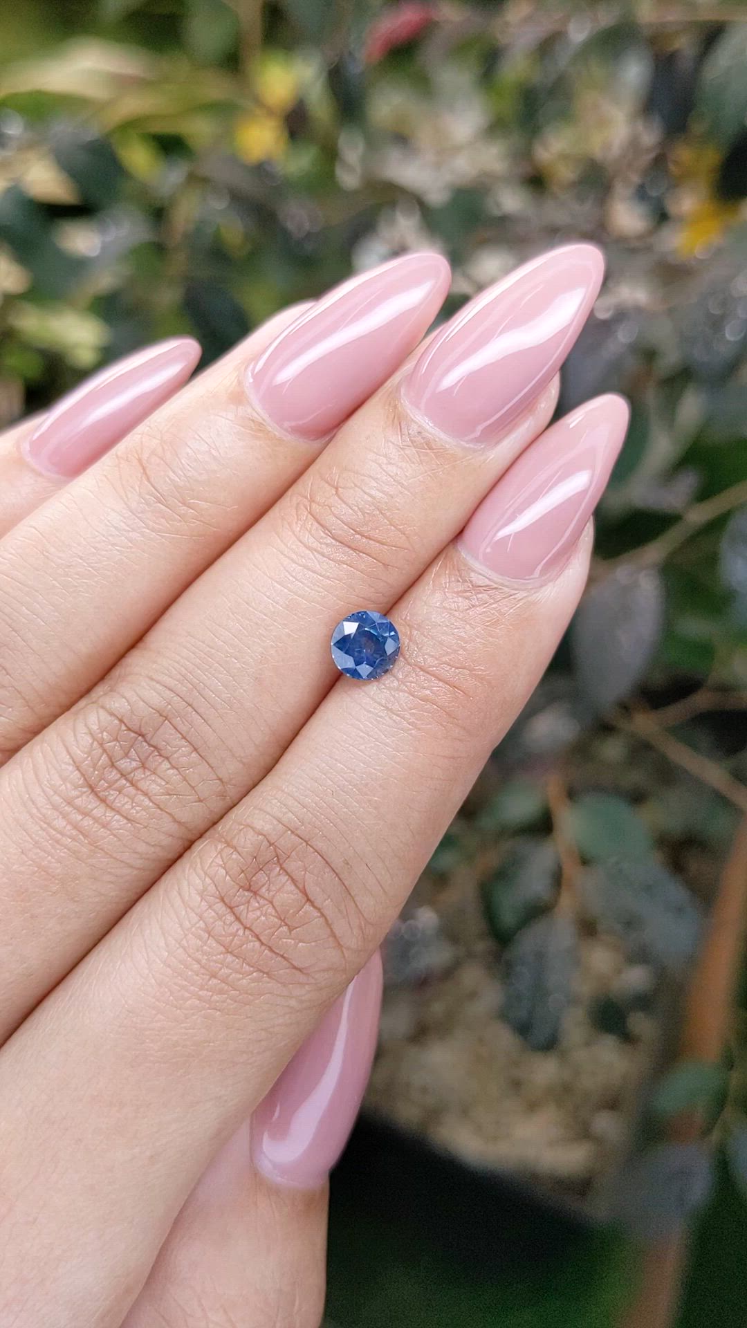 1.03 Ct. Sapphire from Ceylon (Sri Lanka) Size Video