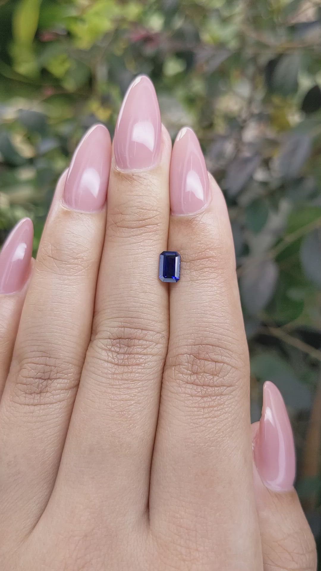 0.75 Ct. Blue Sapphire from Ceylon (Sri Lanka) Size Video