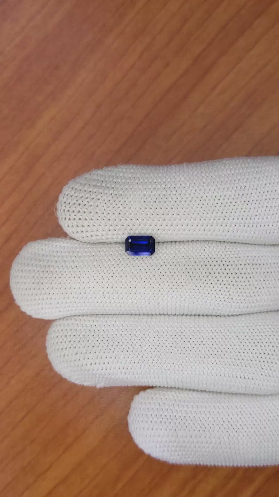 0.75 Ct. Blue Sapphire from Ceylon (Sri Lanka) Size Video