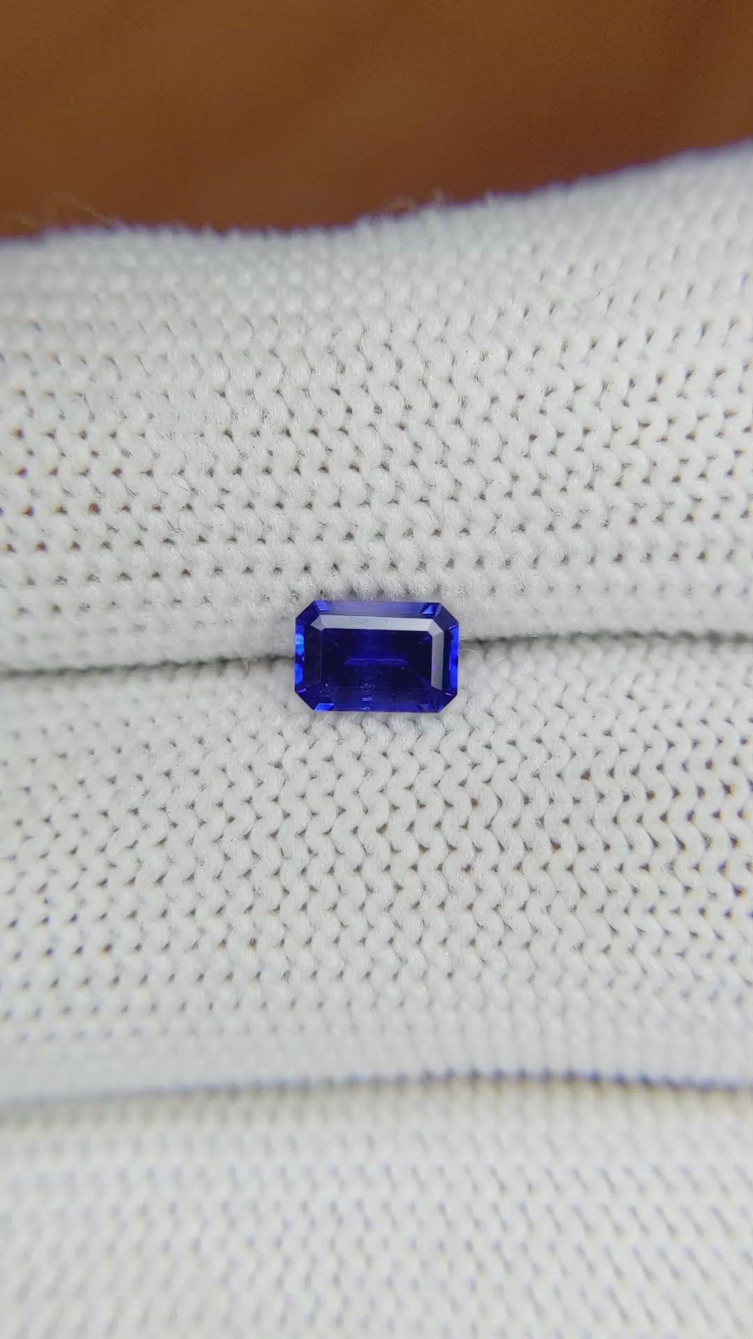 0.71 Ct. Blue Sapphire from Ceylon (Sri Lanka) Size Video