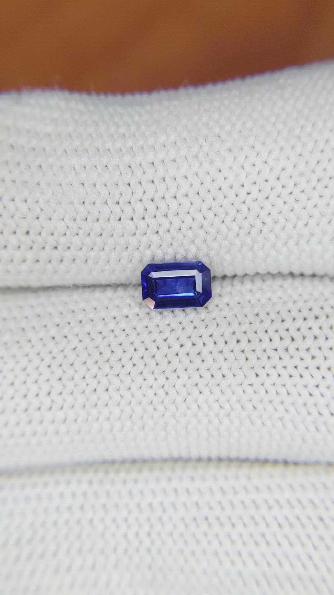 0.66 Ct. Blue Sapphire from Ceylon (Sri Lanka) Size Video