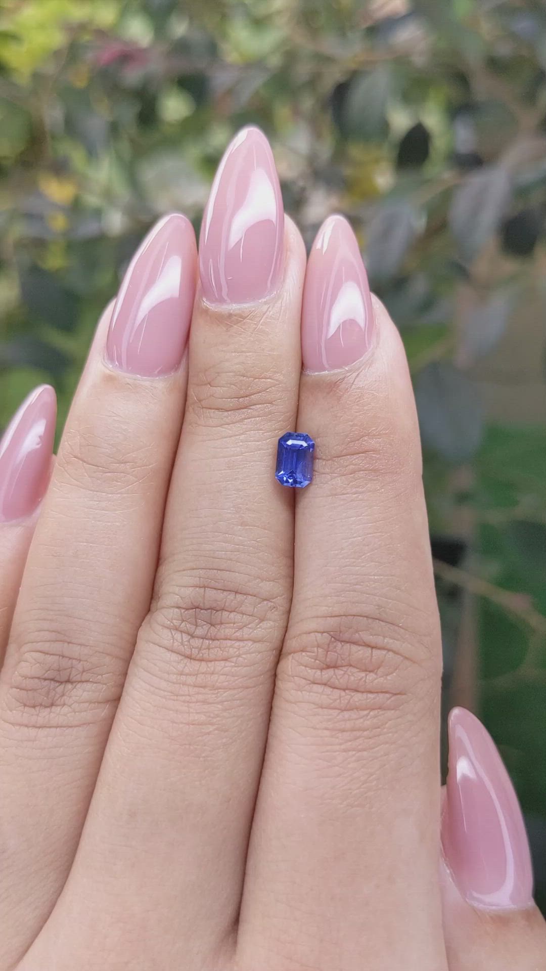 0.71 Ct. Sapphire from Ceylon (Sri Lanka) Size Video
