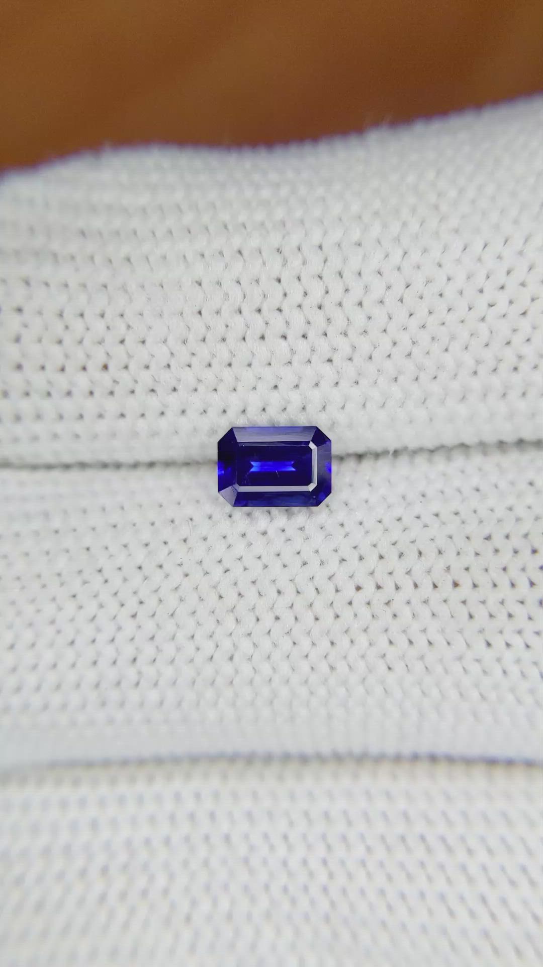 0.75 Ct. Blue Sapphire from Ceylon (Sri Lanka) Size Video