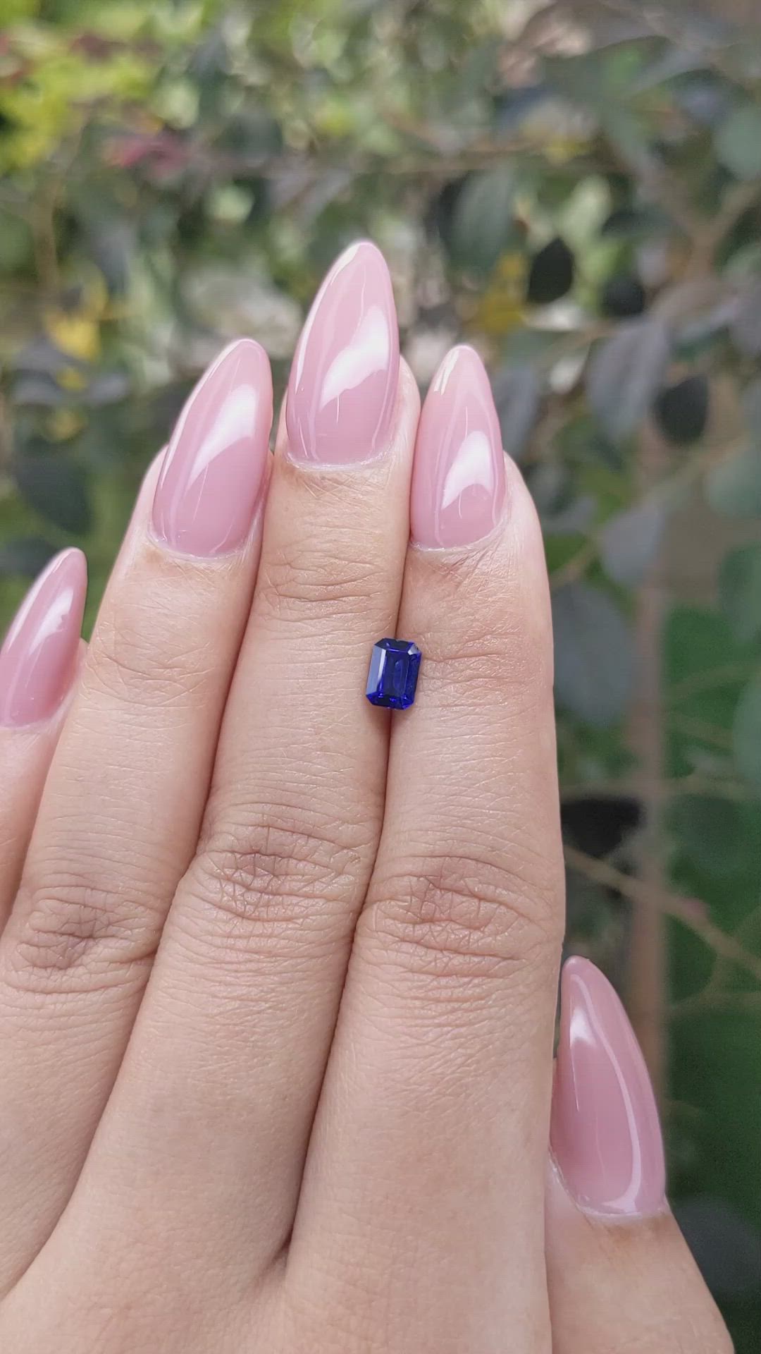 0.75 Ct. Blue Sapphire from Ceylon (Sri Lanka) Size Video