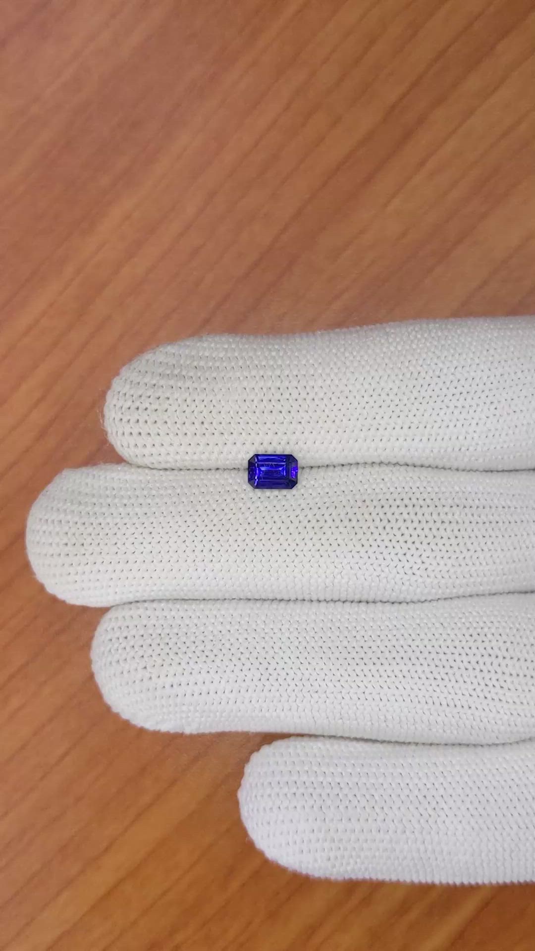 0.75 Ct. Blue Sapphire from Ceylon (Sri Lanka) Size Video
