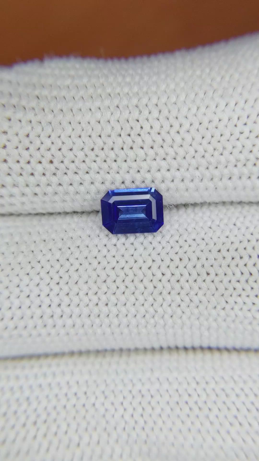 0.94 Ct. Blue Sapphire from Ceylon (Sri Lanka) Size Video