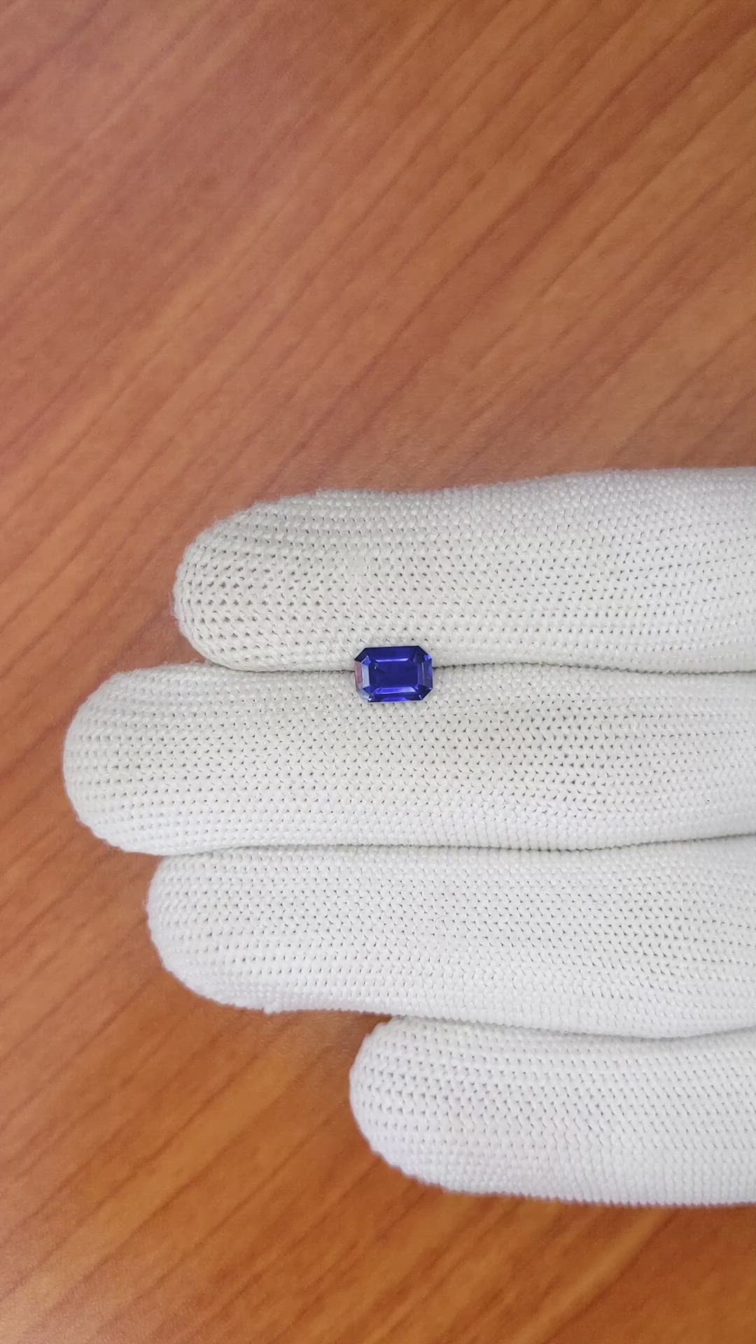 1.05 Ct. Blue Sapphire from Ceylon (Sri Lanka) Size Video