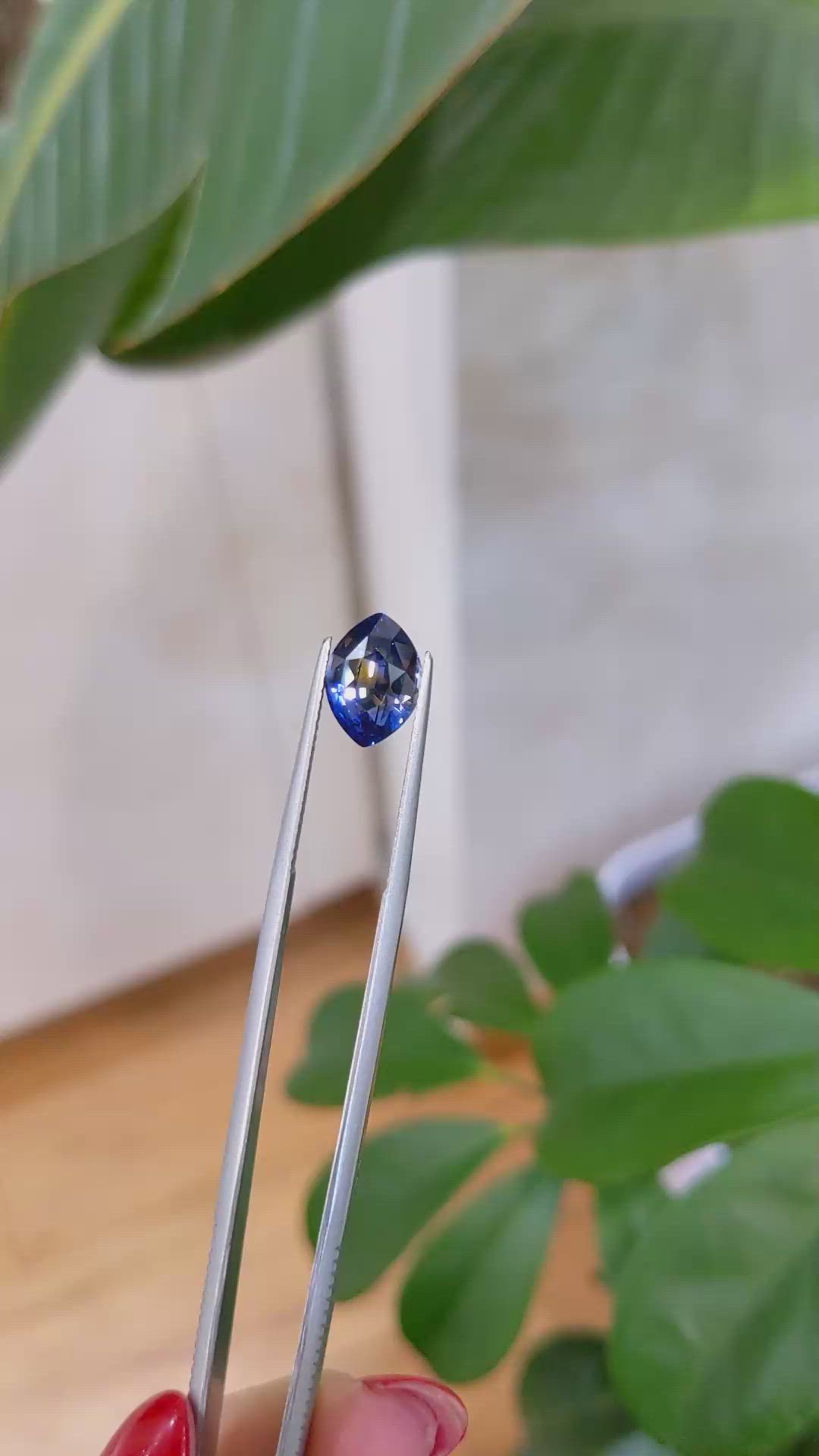 3.41 Ct. Bi Color Sapphire from Ceylon (Sri Lanka) Size Video