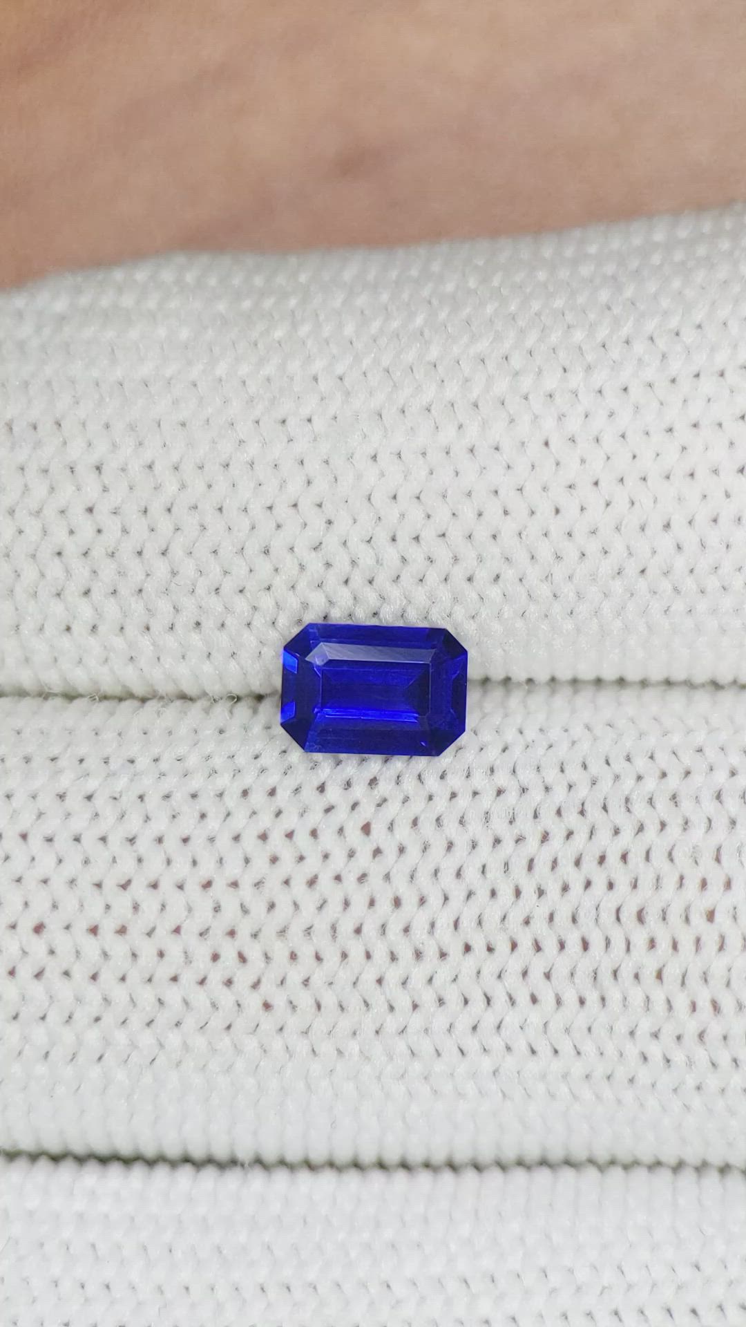 0.91 Ct. Blue Sapphire from Ceylon (Sri Lanka) Size Video