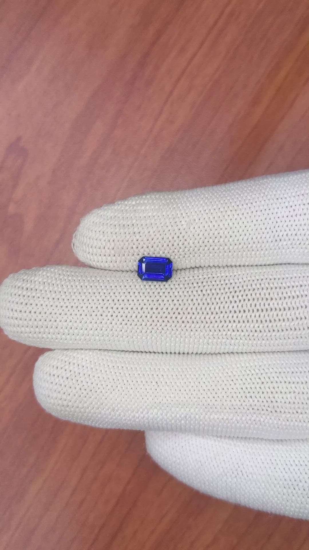 0.91 Ct. Blue Sapphire from Ceylon (Sri Lanka) Size Video