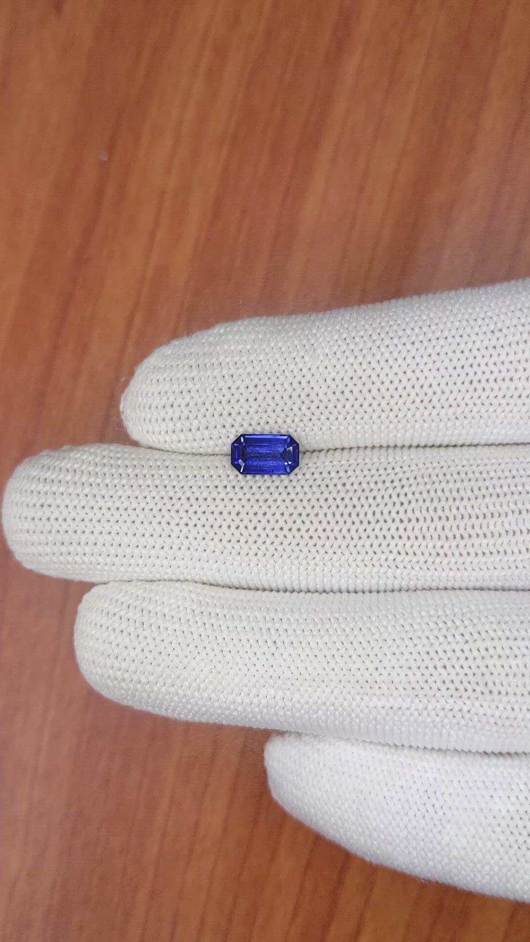 1.47 Ct. Blue Sapphire from Ceylon (Sri Lanka) Size Video