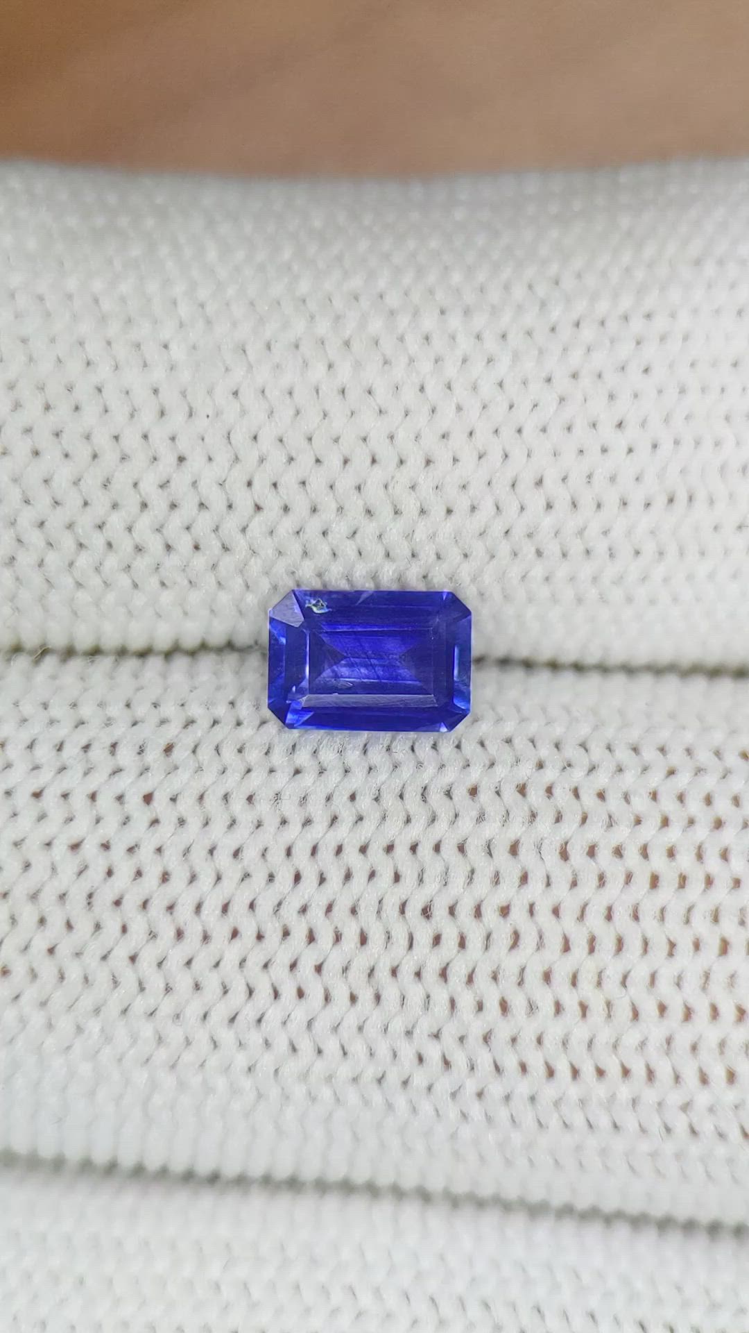 1.02 Ct. Blue Sapphire from Ceylon (Sri Lanka) Size Video