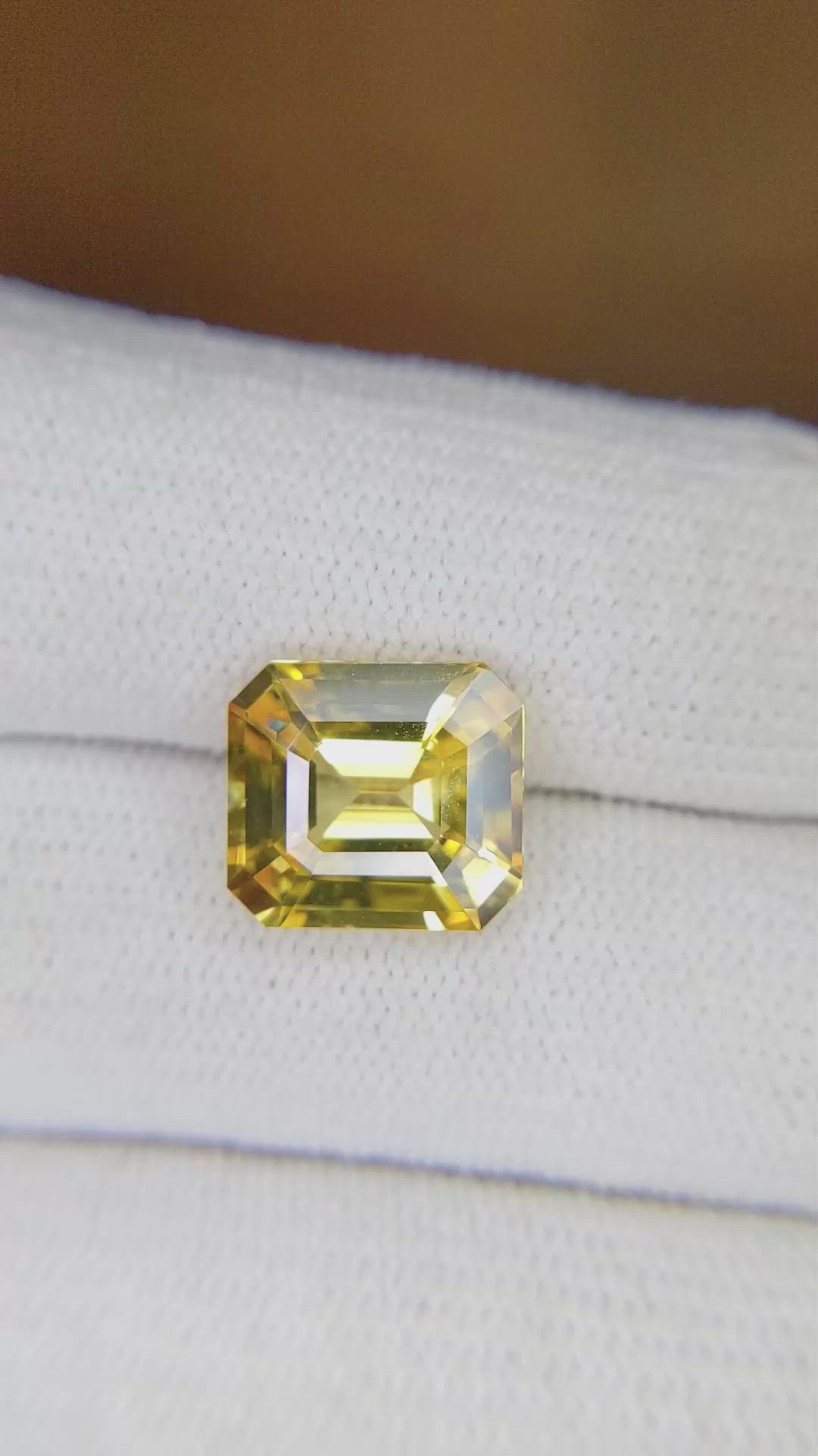 6.06 Ct. Sapphire from Ceylon (Sri Lanka) Size Video