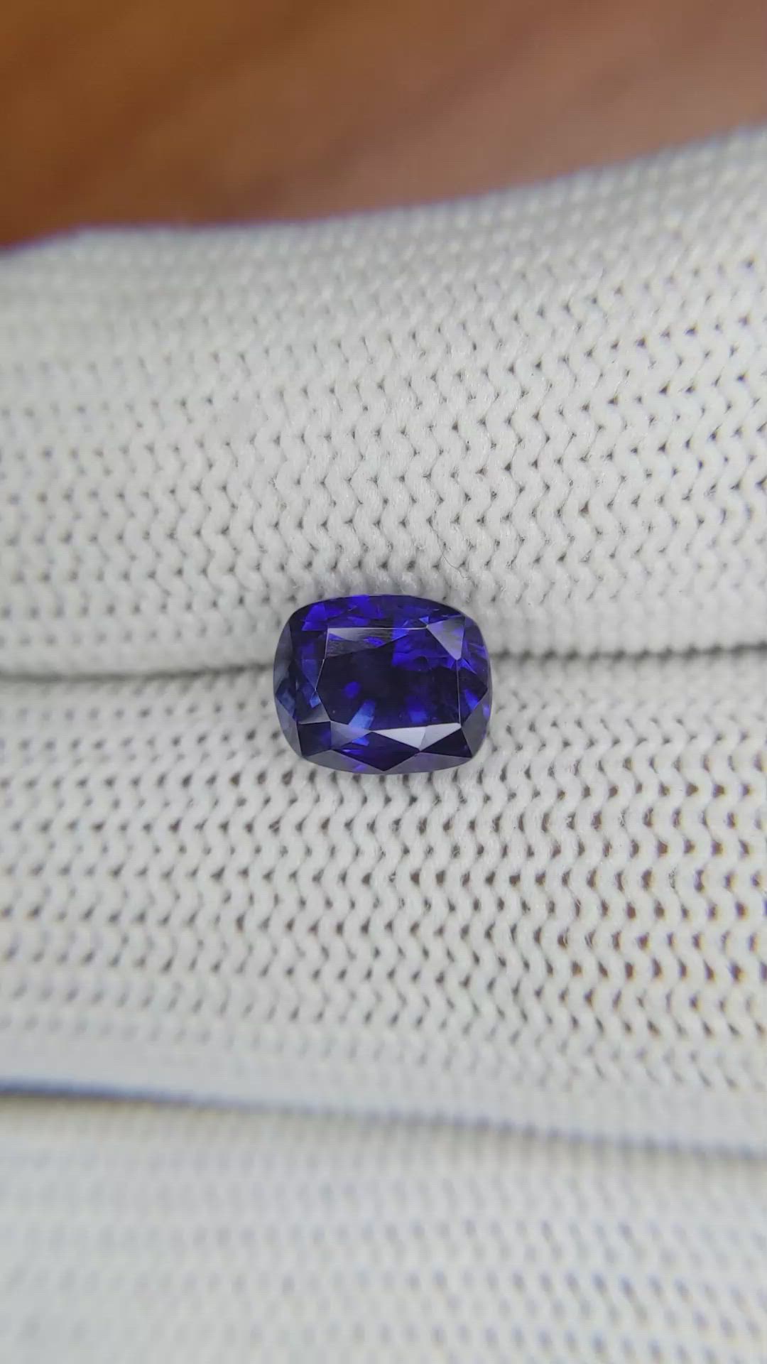 2.60 Ct. Blue Sapphire from Ceylon (Sri Lanka) Size Video
