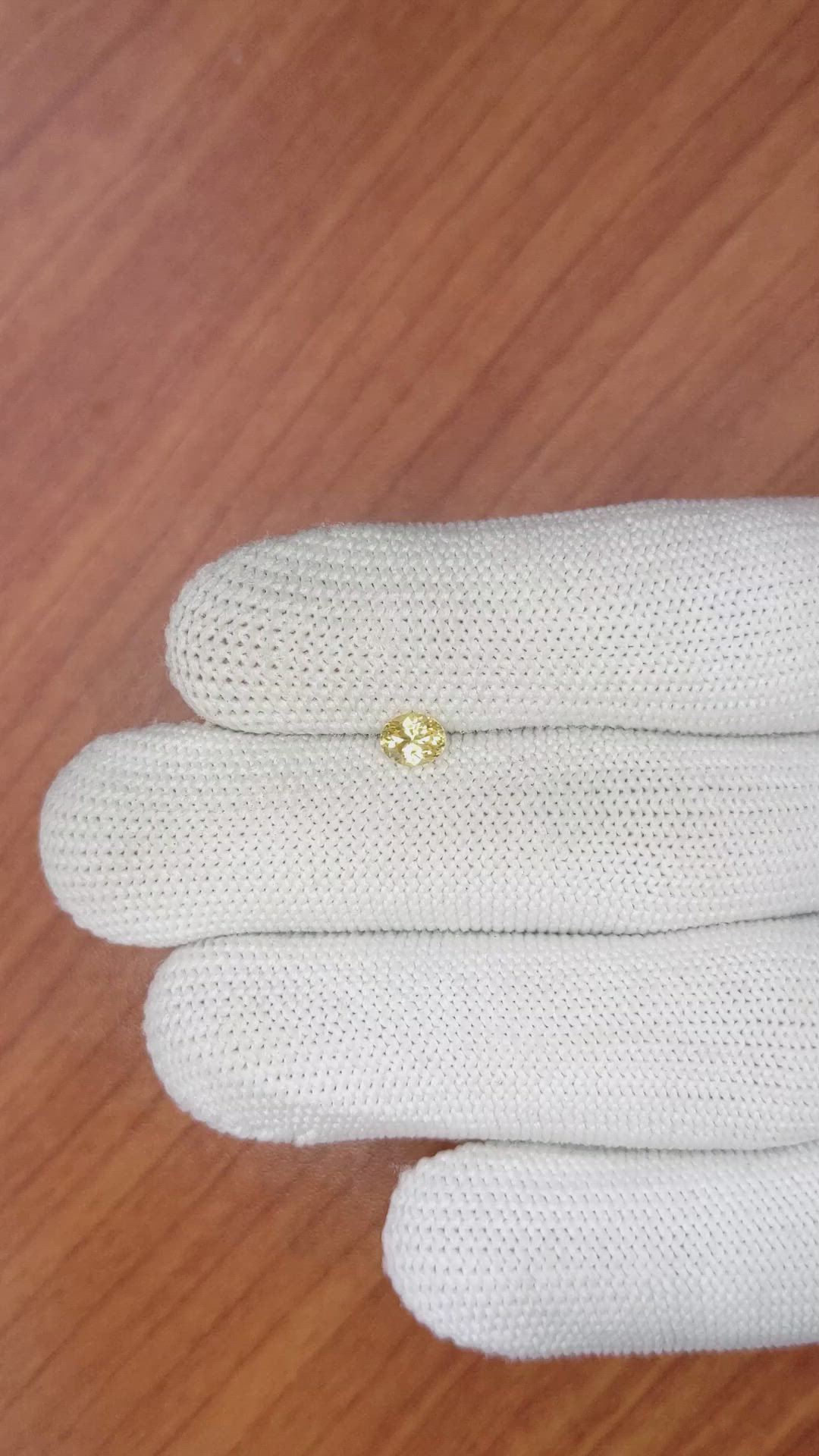 0.39 Ct. Yellow Sapphire from Ceylon (Sri Lanka) Size Video