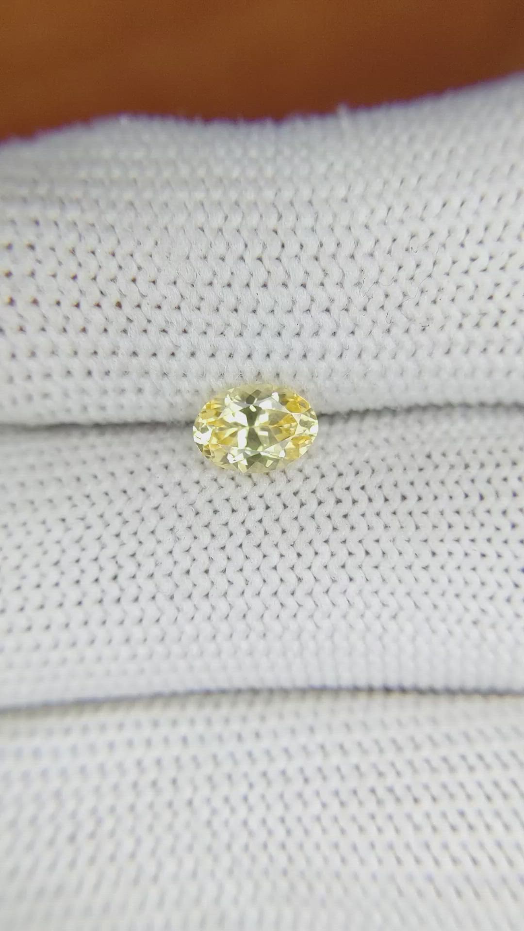 0.92 Ct. Yellow Sapphire from Ceylon (Sri Lanka) Size Video