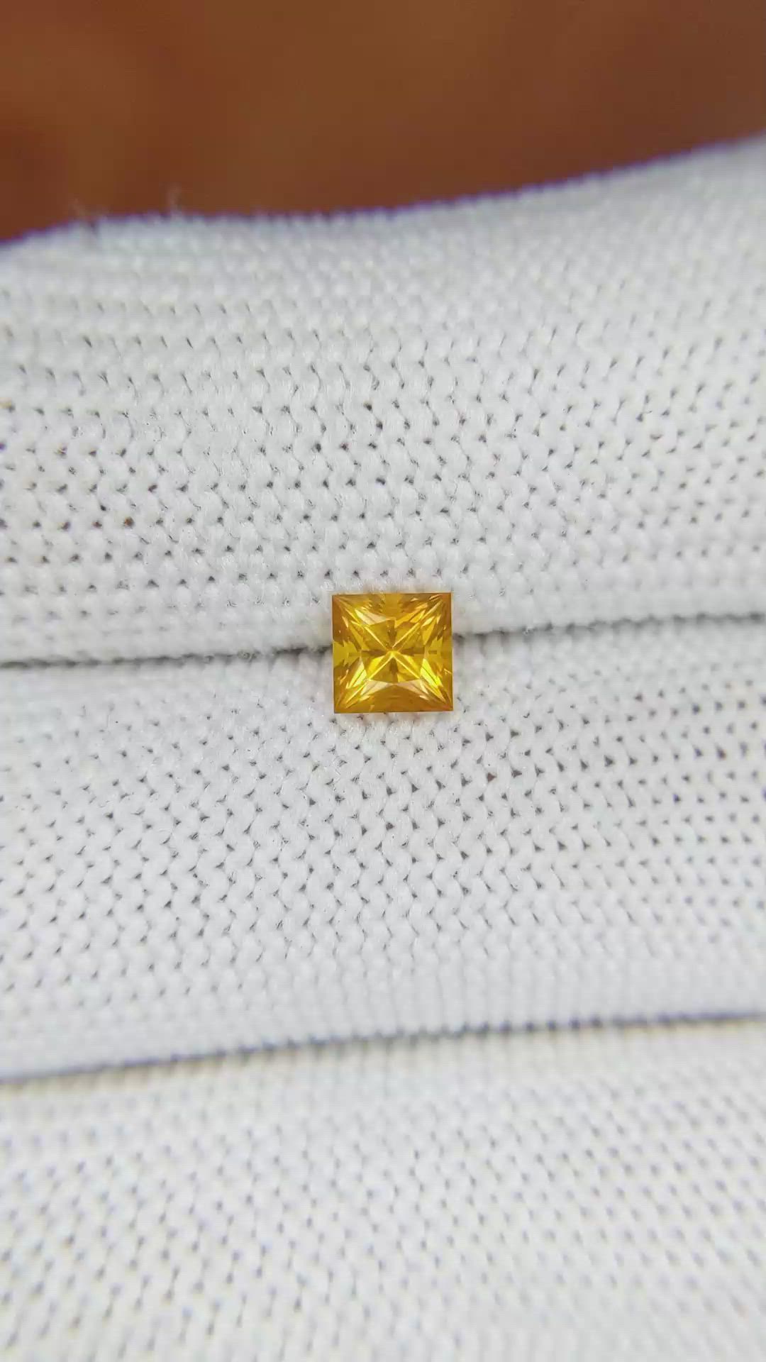 0.65 Ct. Yellowish Orange Sapphire from Ceylon (Sri Lanka) Size Video