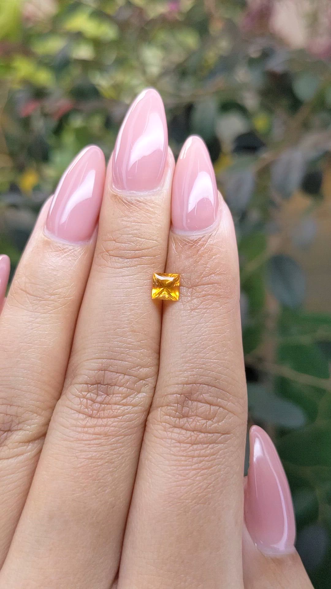 0.65 Ct. Yellowish Orange Sapphire from Ceylon (Sri Lanka) Size Video