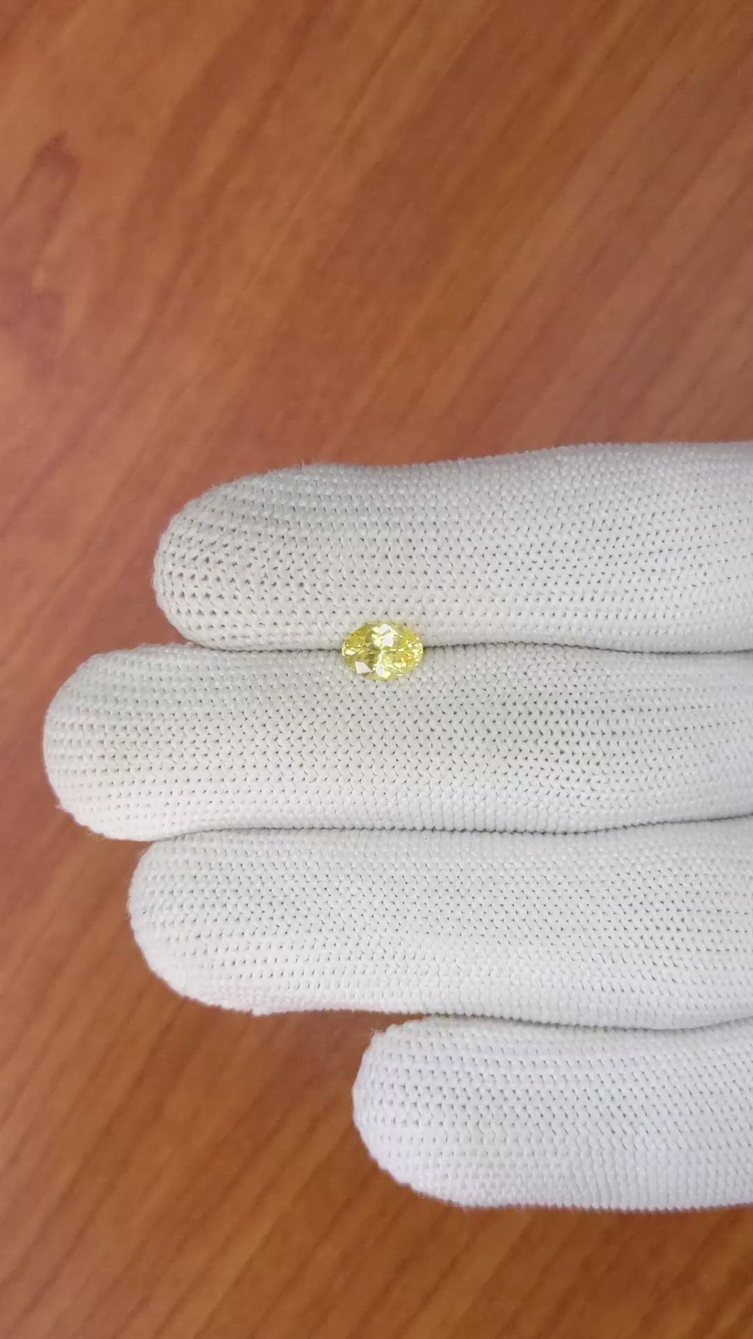 0.90 Ct. Yellow Sapphire from Ceylon (Sri Lanka) Size Video