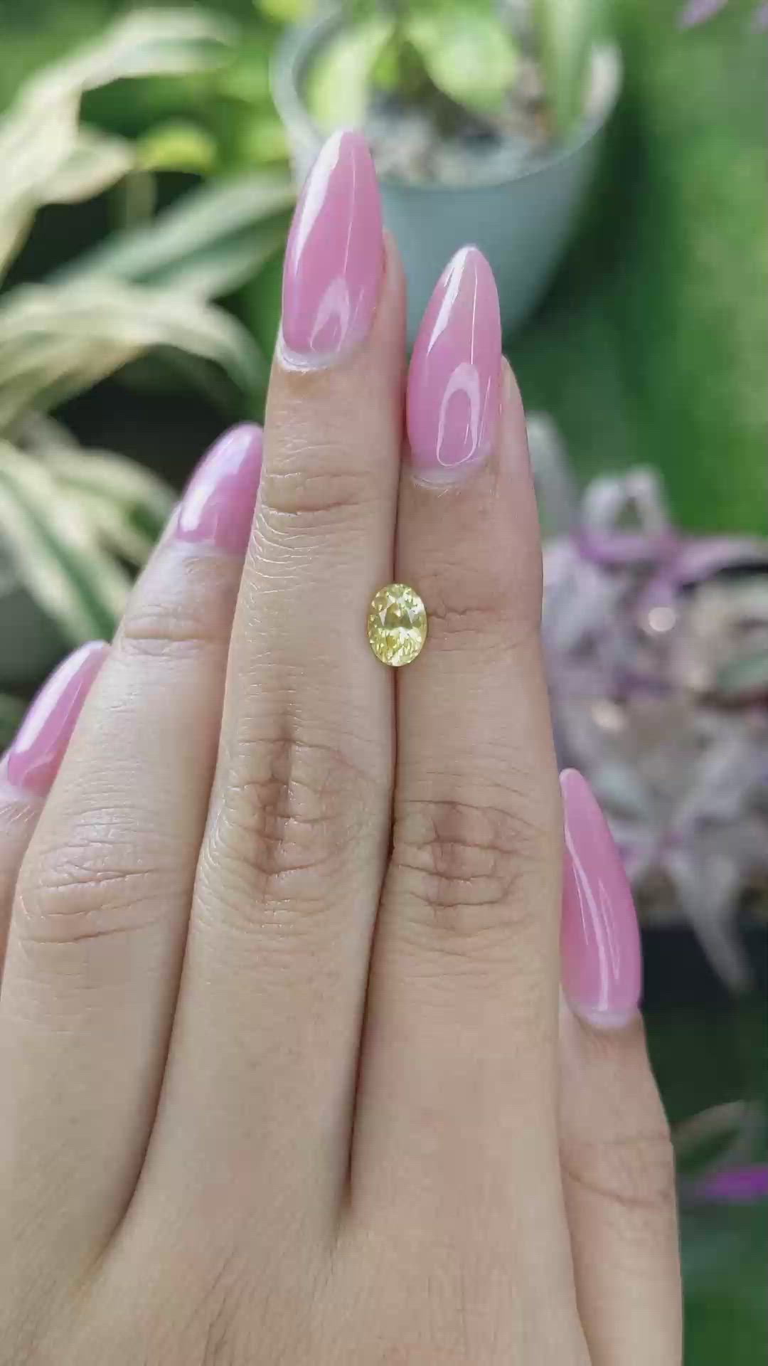 1.02 Ct. Yellow Sapphire from Ceylon (Sri Lanka) Size Video