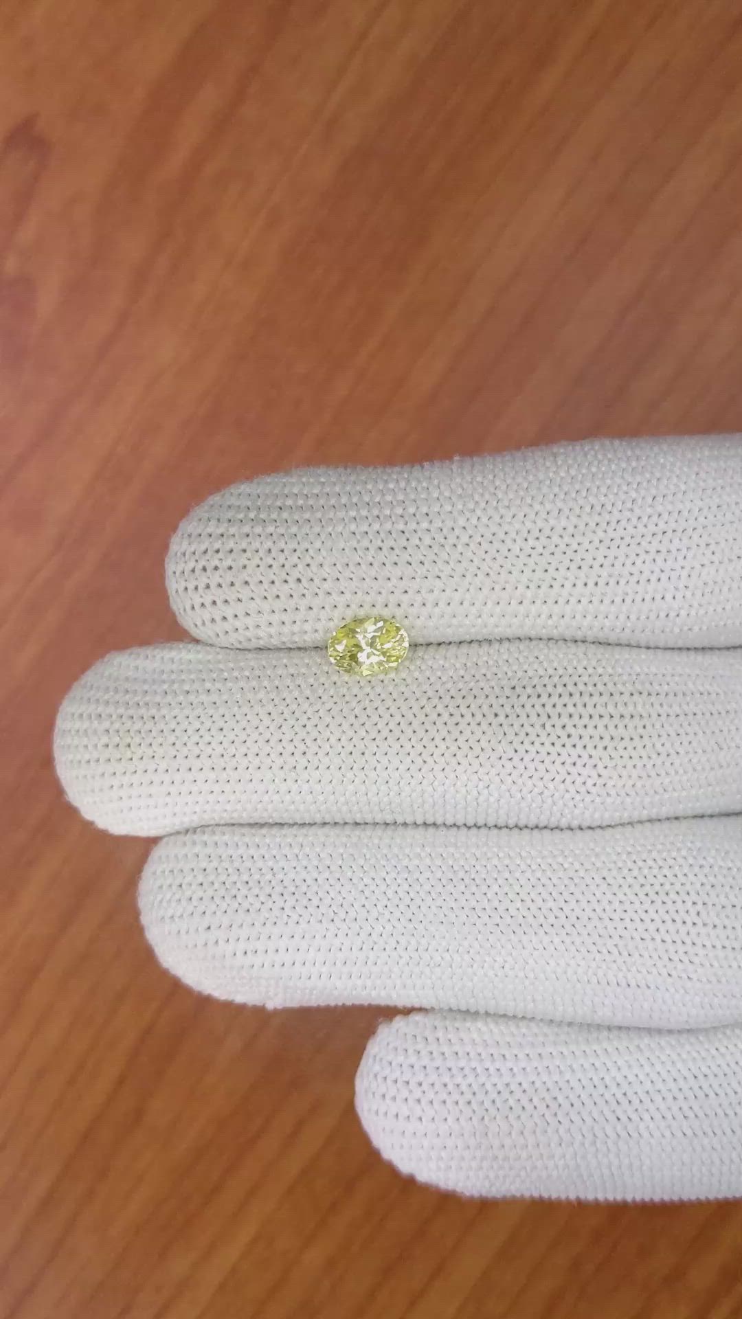 1.02 Ct. Yellow Sapphire from Ceylon (Sri Lanka) Size Video