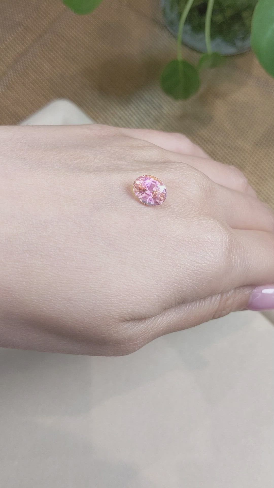 4.09 Ct. Padparadscha Sapphire from Ceylon (Sri Lanka) Size Video