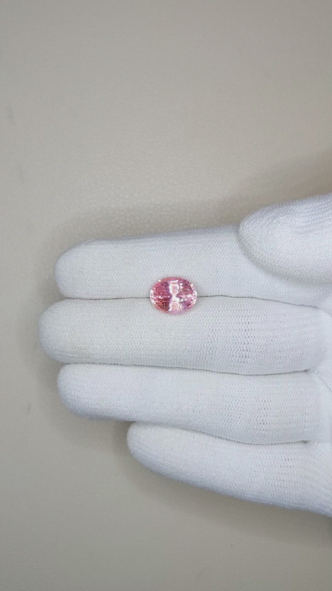 4.09 Ct. Padparadscha Sapphire from Ceylon (Sri Lanka) Size Video