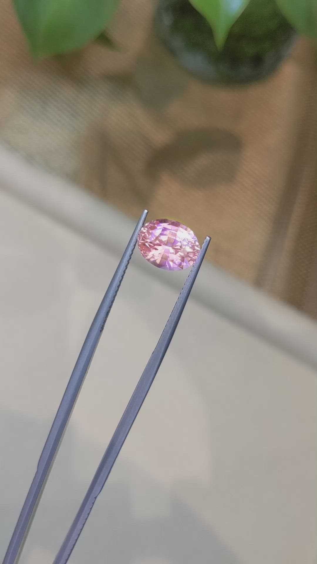 4.09 Ct. Padparadscha Sapphire from Ceylon (Sri Lanka) Size Video