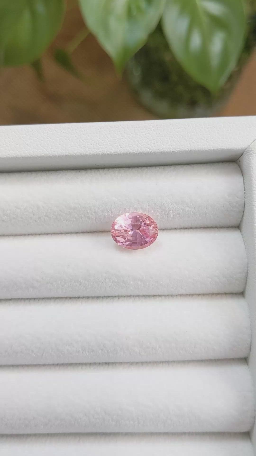 4.09 Ct. Padparadscha Sapphire from Ceylon (Sri Lanka) Size Video