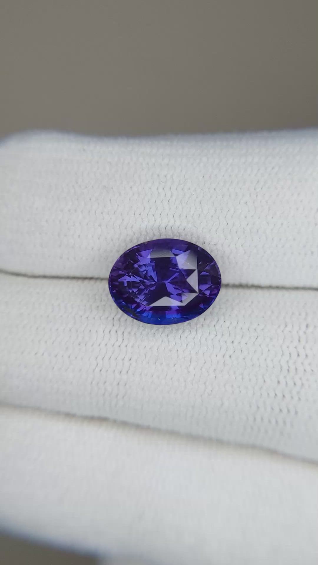 4.01 Ct. Color Change Sapphire from Ceylon (Sri Lanka) Size Video