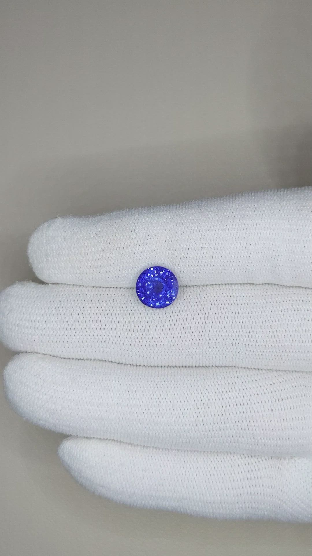 4.04 Ct. Blue Sapphire from Ceylon (Sri Lanka) Size Video