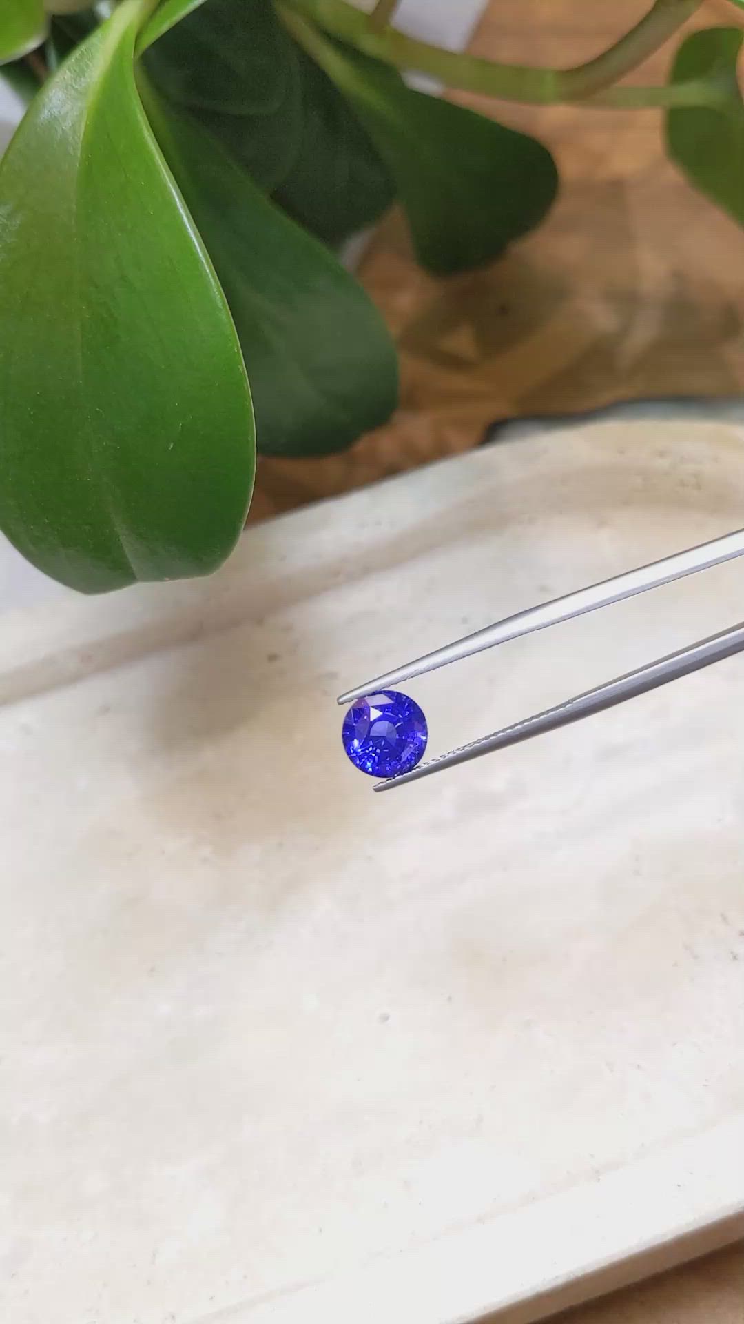 4.04 Ct. Blue Sapphire from Ceylon (Sri Lanka) Size Video