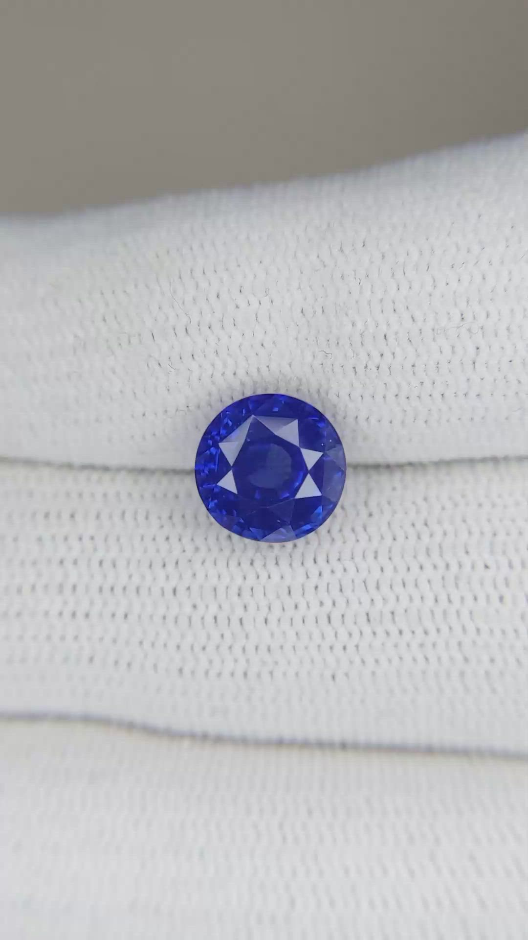 4.04 Ct. Blue Sapphire from Ceylon (Sri Lanka) Size Video