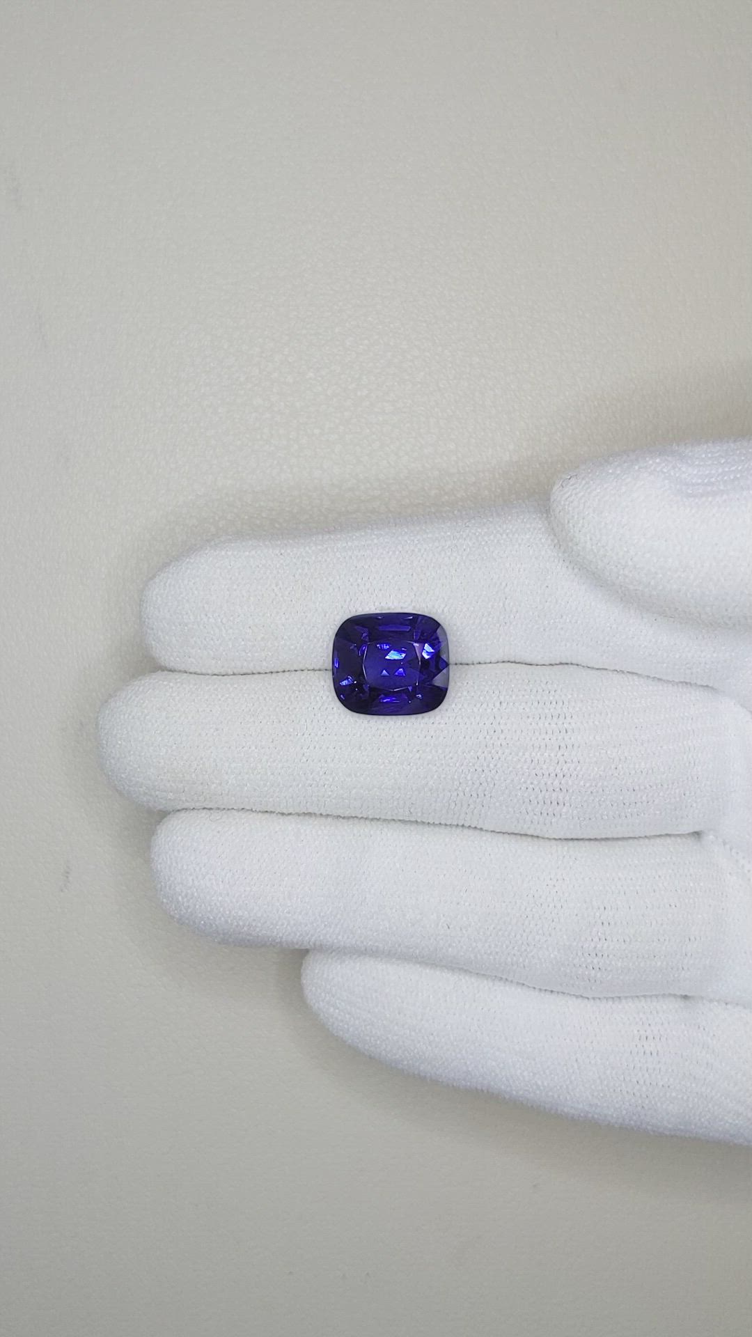 8.02 Ct. Blue Sapphire from Ceylon (Sri Lanka) Size Video