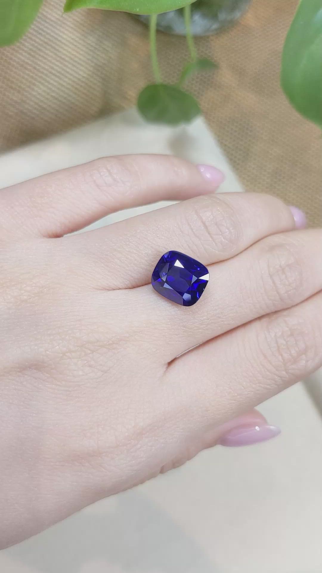 8.02 Ct. Blue Sapphire from Ceylon (Sri Lanka) Size Video