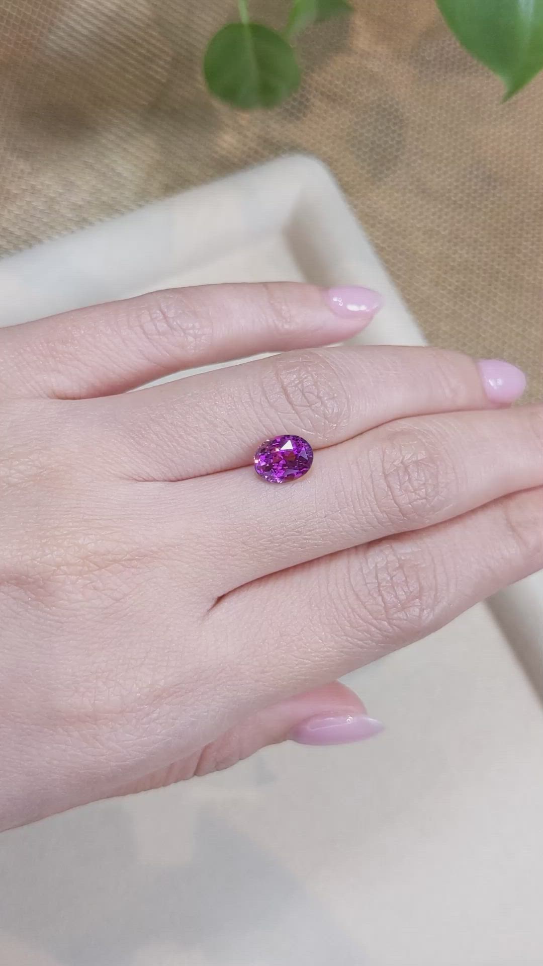 2.63 Ct. Pinkish Purple Sapphire from Ceylon (Sri Lanka) Size Video