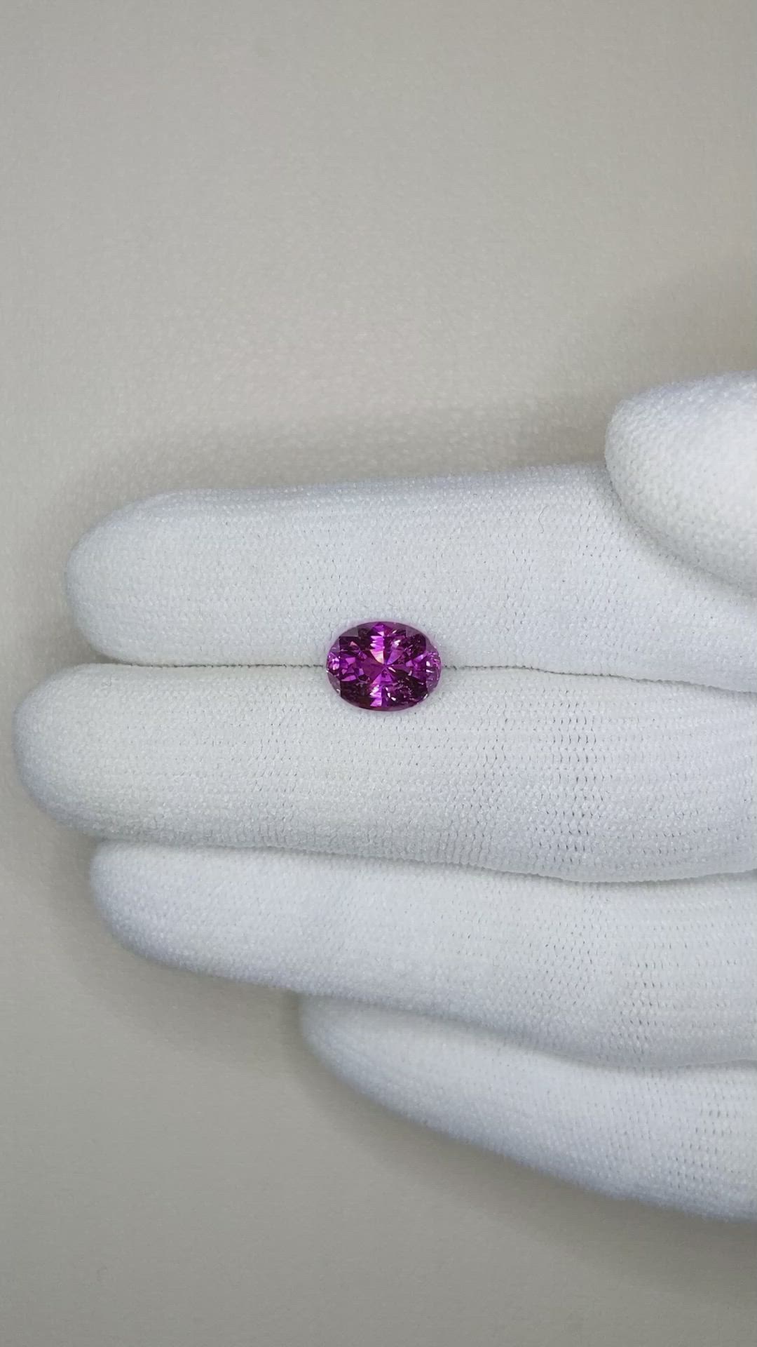 2.63 Ct. Pinkish Purple Sapphire from Ceylon (Sri Lanka) Size Video