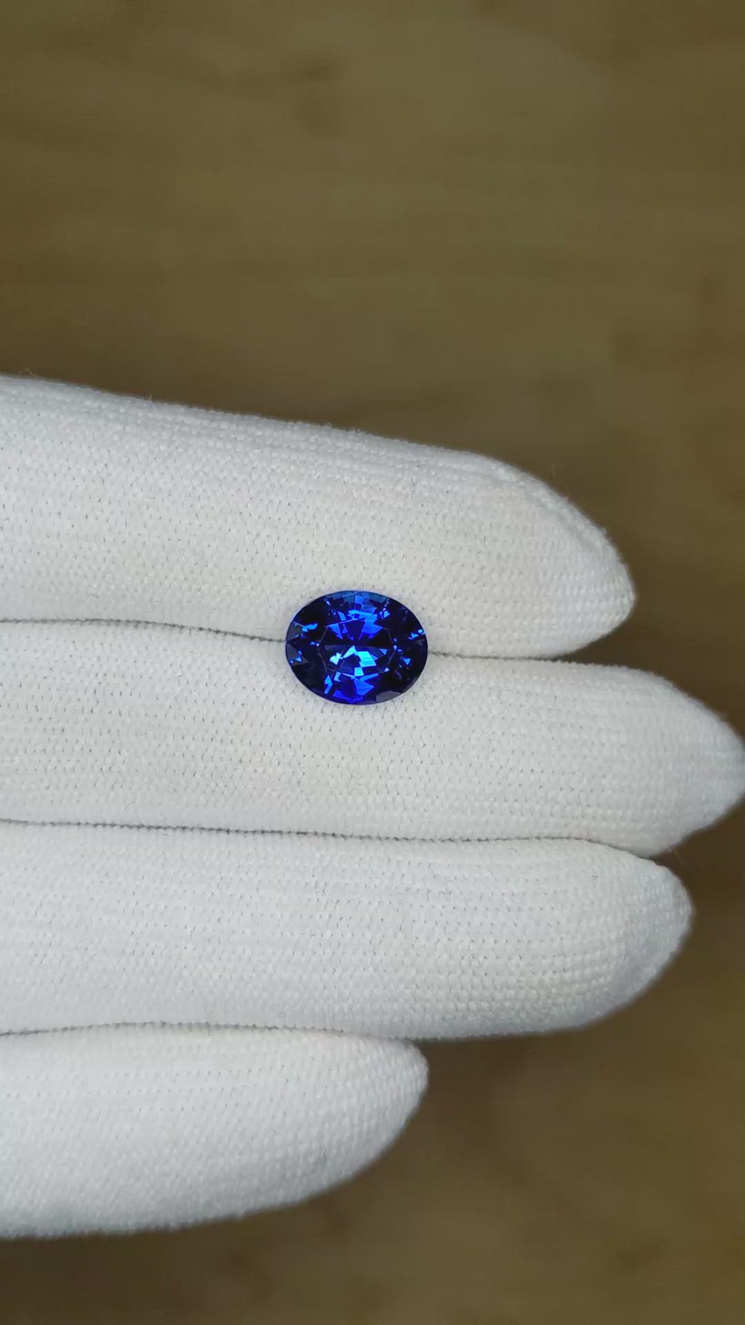 3.84 Ct. Blue Sapphire from Ceylon (Sri Lanka) Size Video