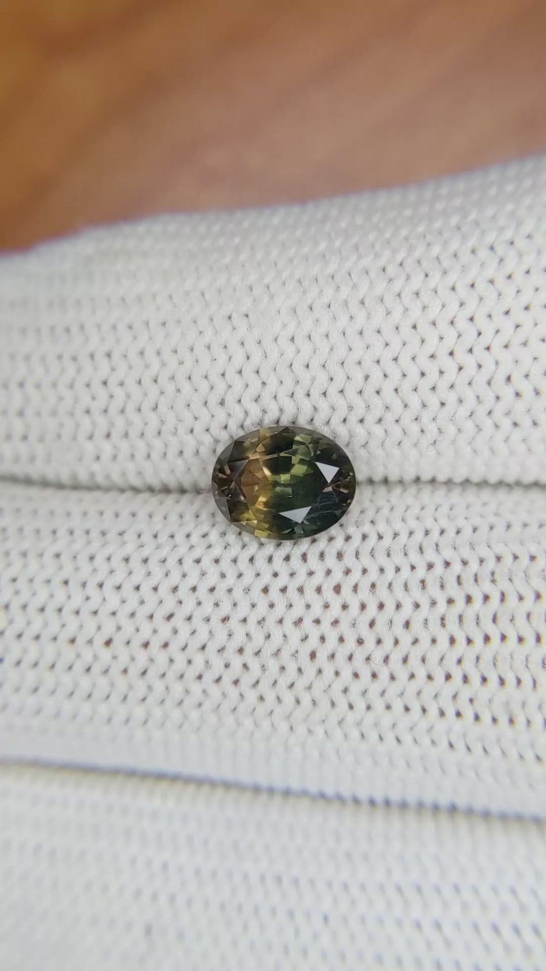 1.69 Ct. Bi Color Sapphire from Ceylon (Sri Lanka) Size Video
