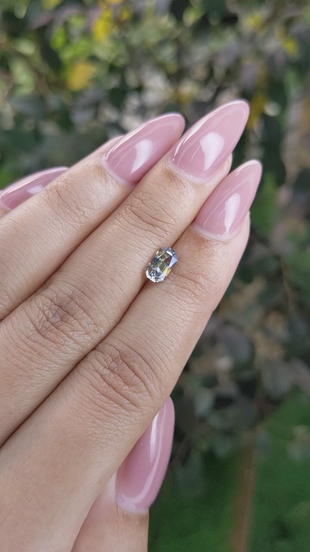 0.86 Ct. Bi Color Sapphire from Ceylon (Sri Lanka) Size Video