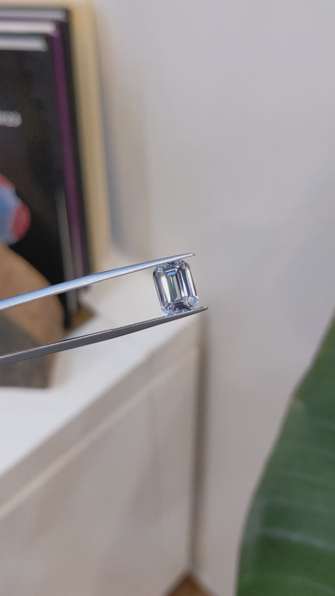 4.05 Ct. White Sapphire from Ceylon (Sri Lanka) Size Video