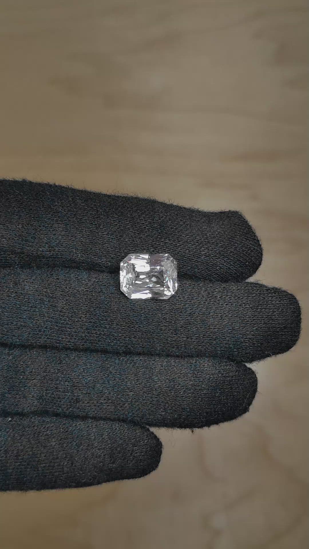 5.81 Ct. White Sapphire from Ceylon (Sri Lanka) Size Video