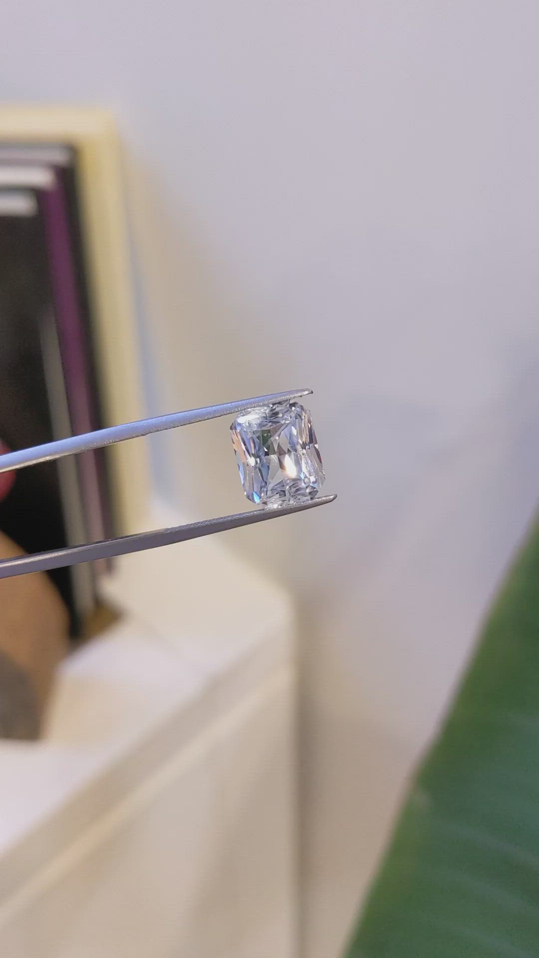 5.81 Ct. White Sapphire from Ceylon (Sri Lanka) Size Video