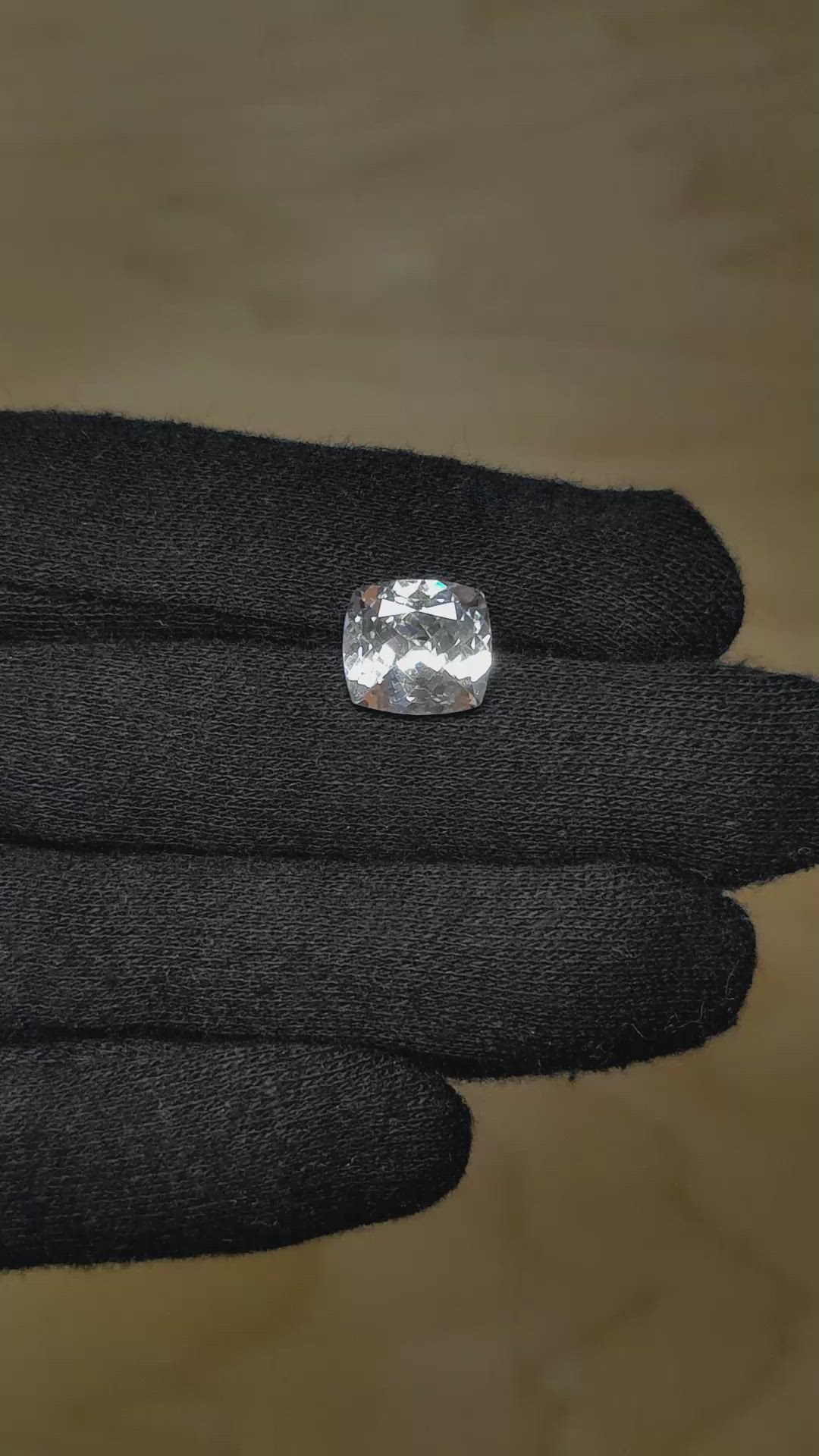 5.15 Ct. White Sapphire from Ceylon (Sri Lanka) Size Video