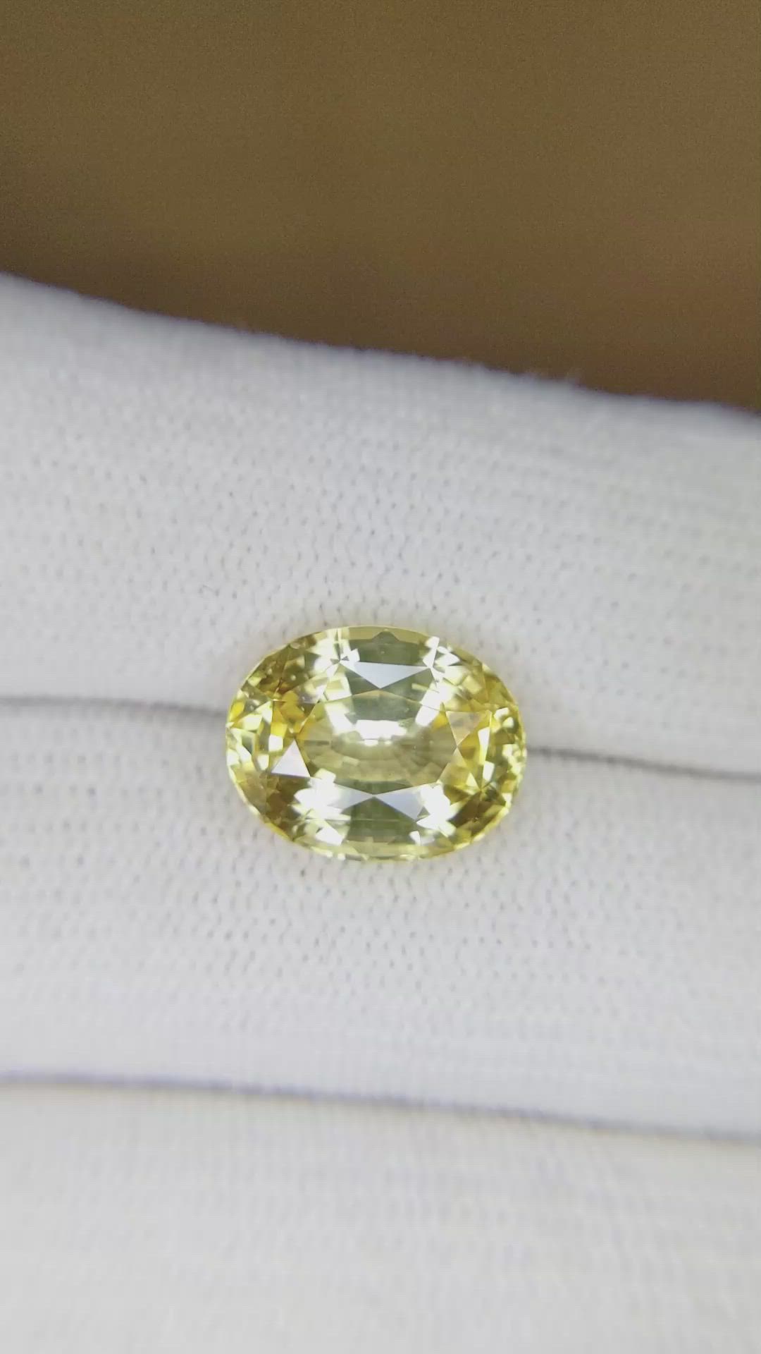 6.12 Ct. Yellow Sapphire from Ceylon (Sri Lanka) Size Video