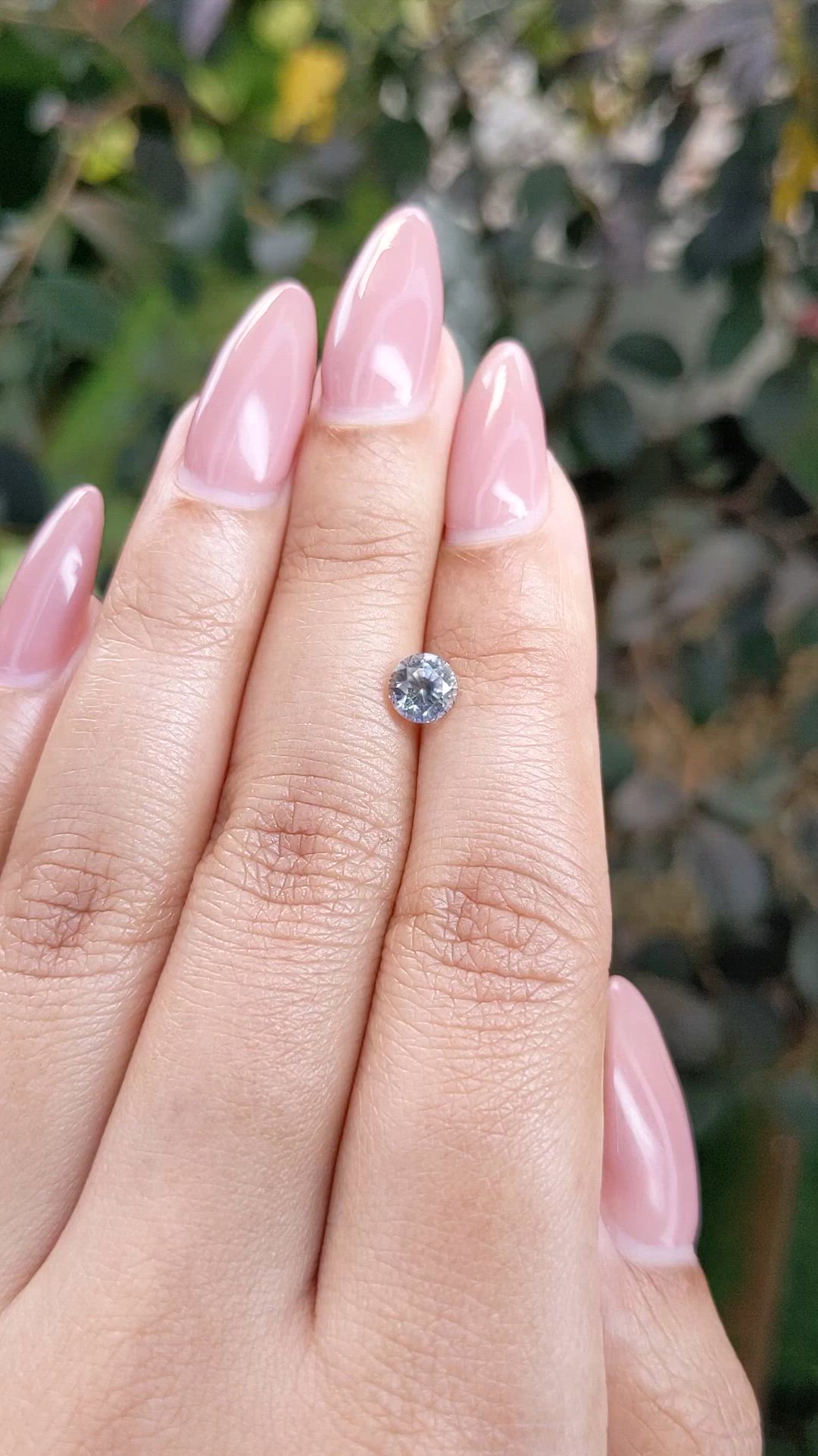 0.90 Ct. Bi Color Sapphire from Ceylon (Sri Lanka) Size Video