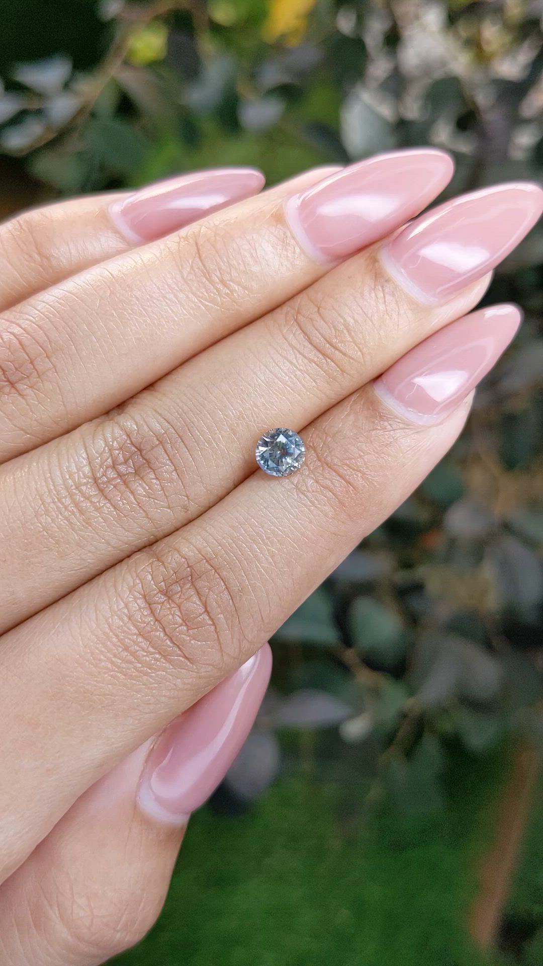 0.90 Ct. Bi Color Sapphire from Ceylon (Sri Lanka) Size Video