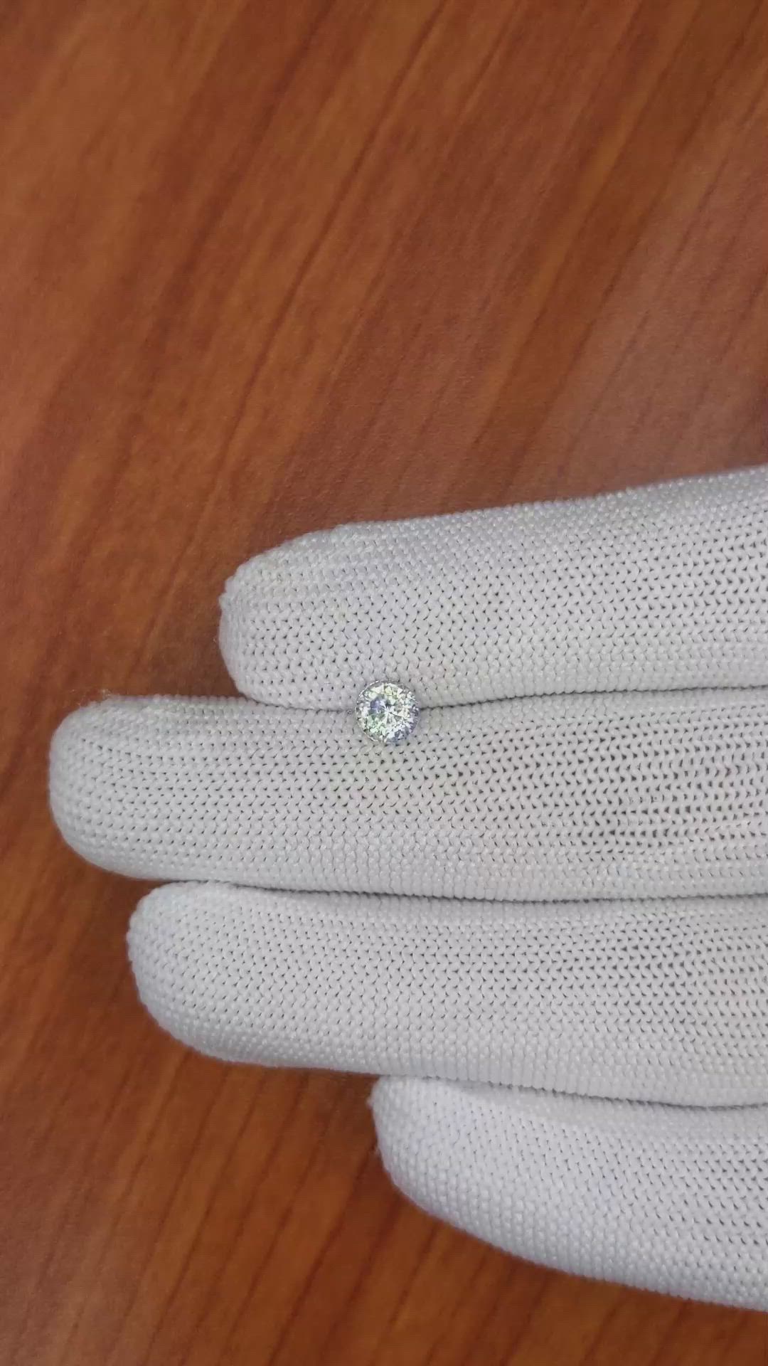 0.90 Ct. Bi Color Sapphire from Ceylon (Sri Lanka) Size Video