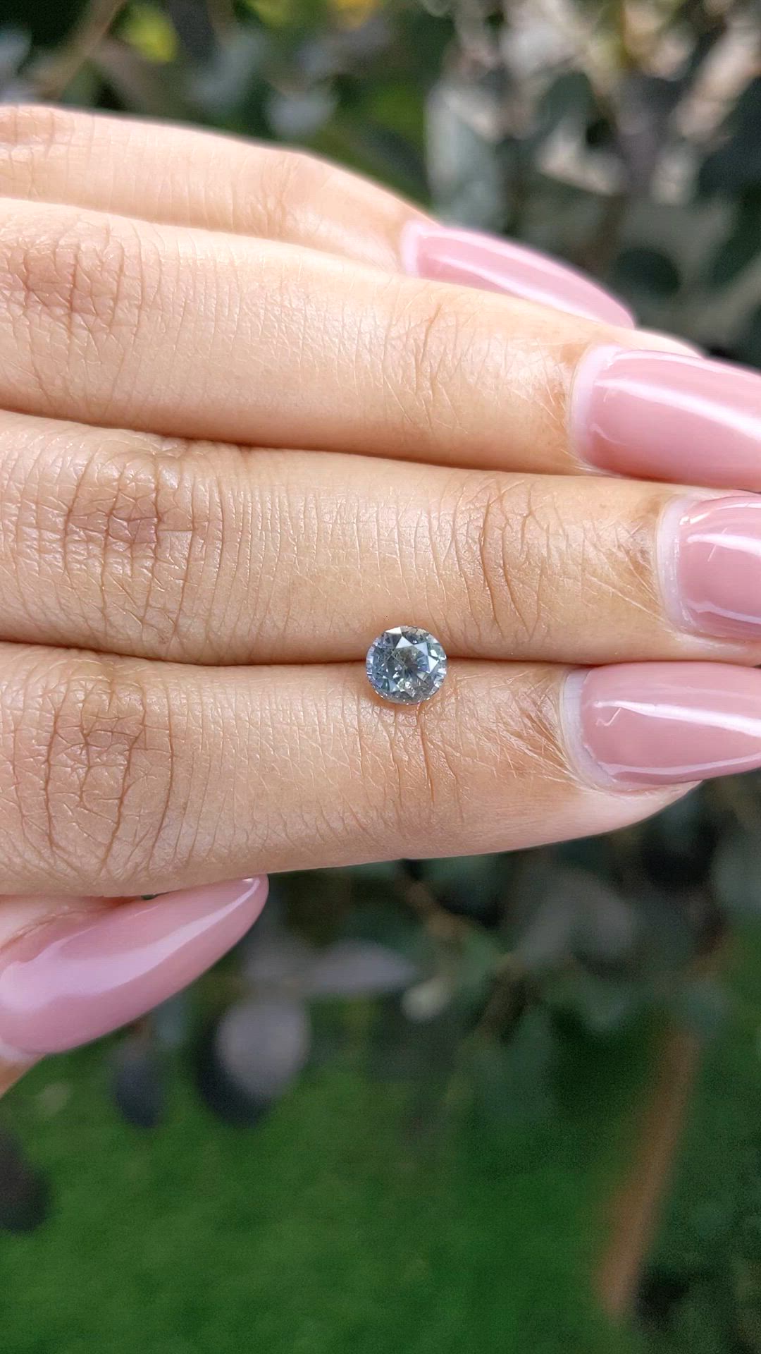 0.90 Ct. Bi Color Sapphire from Ceylon (Sri Lanka) Size Video