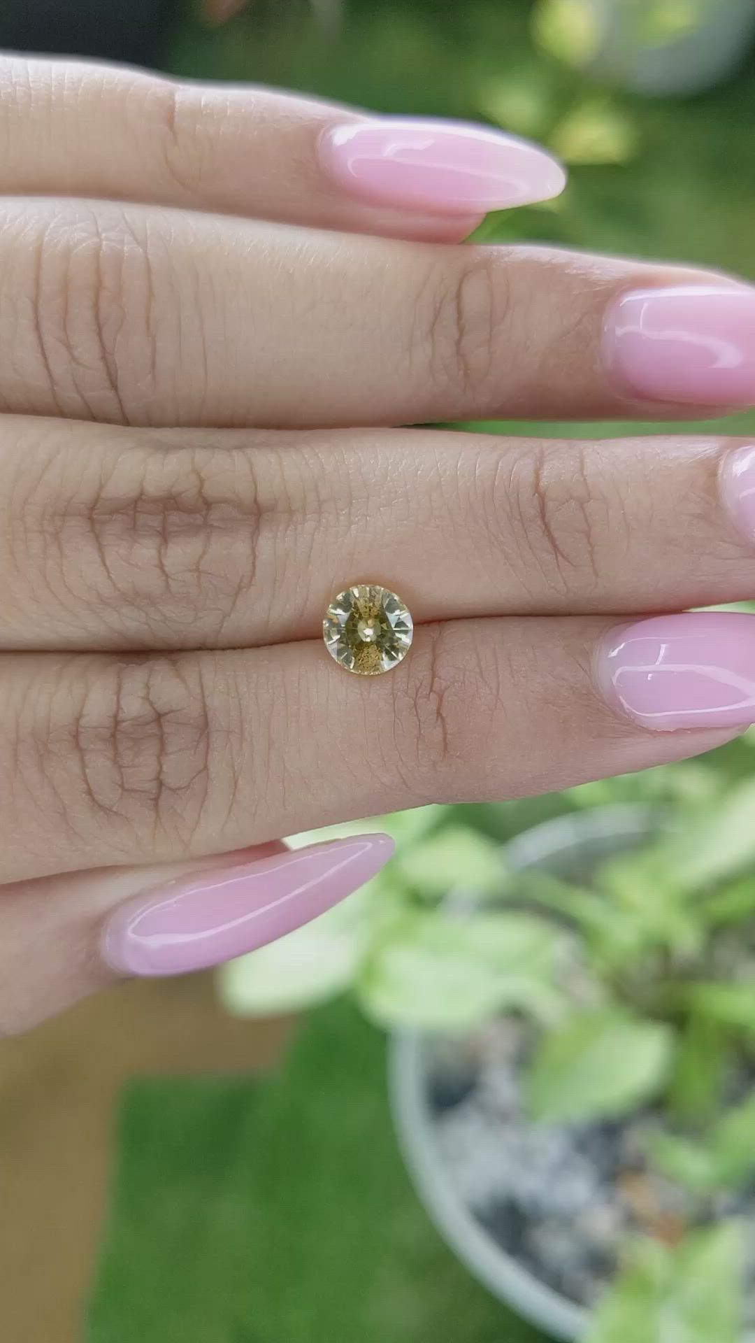 1.24 Ct. Yellow Sapphire from Ceylon (Sri Lanka) Size Video